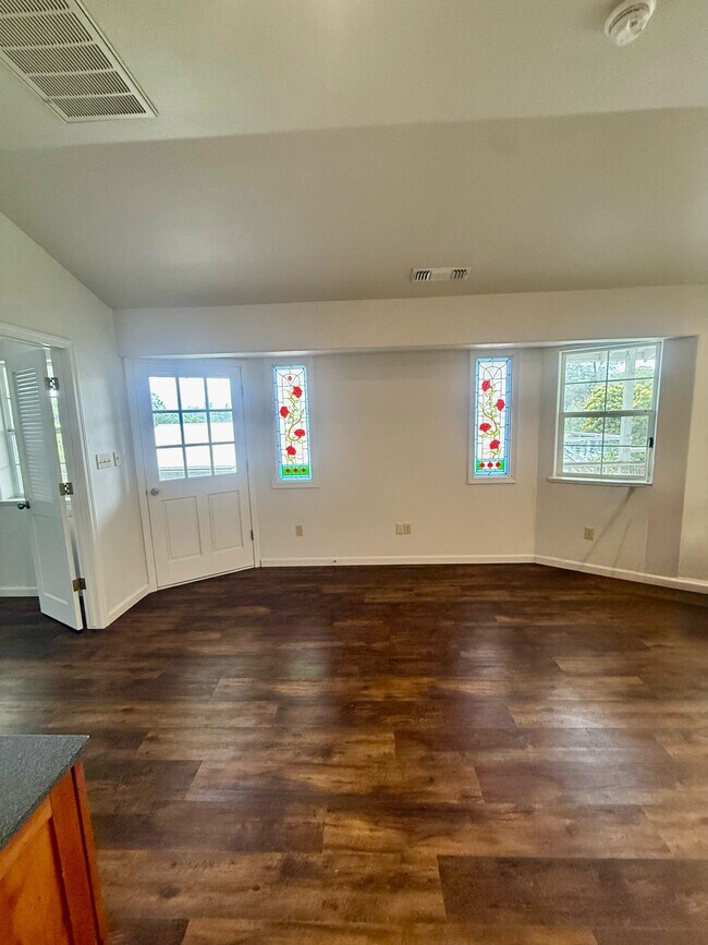 Foto del edificio - 16083 Indian Springs Ranch Rd