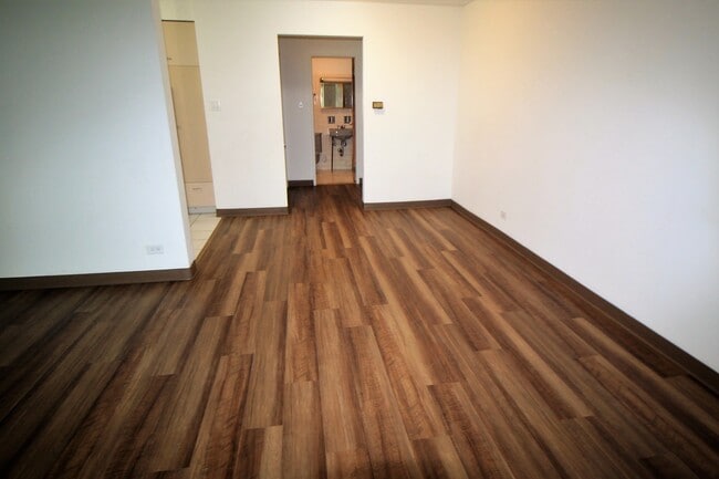 Building Photo - 210 N Kenilworth Ave