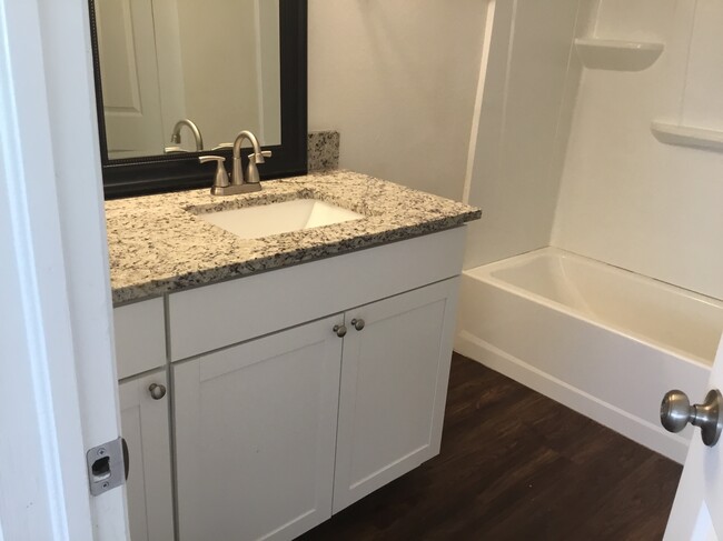 Foto del edificio - 10225 Summerview Cir