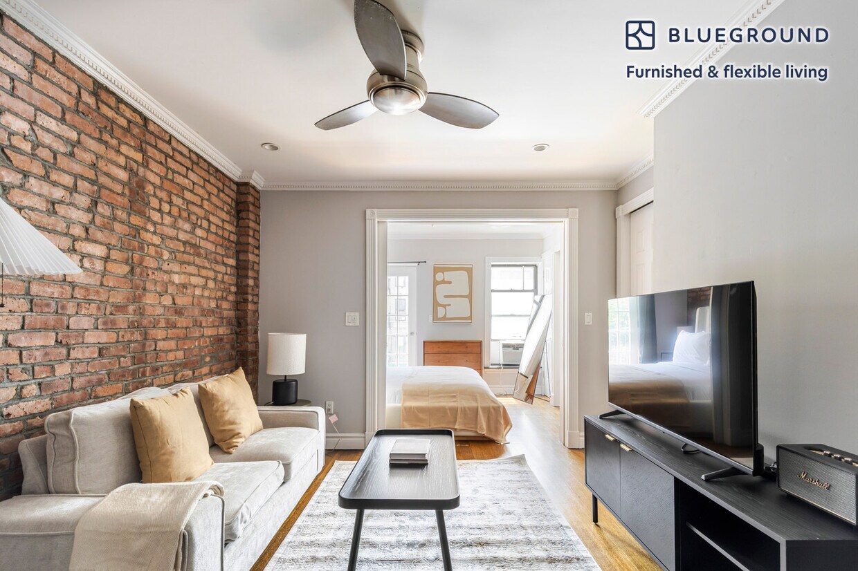 Foto principal - 1373 1st Ave