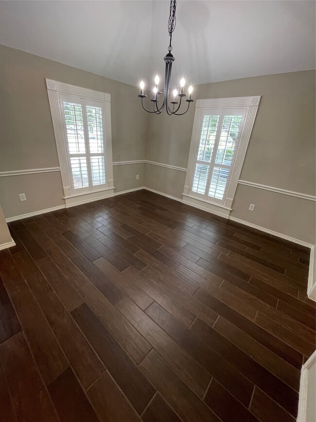 Building Photo - 240 Farnworth Cir