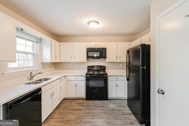 Foto del edificio - 5616 Hammond Dr NW