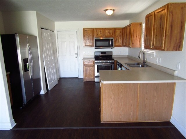 Building Photo - 1462 Wallace Drive