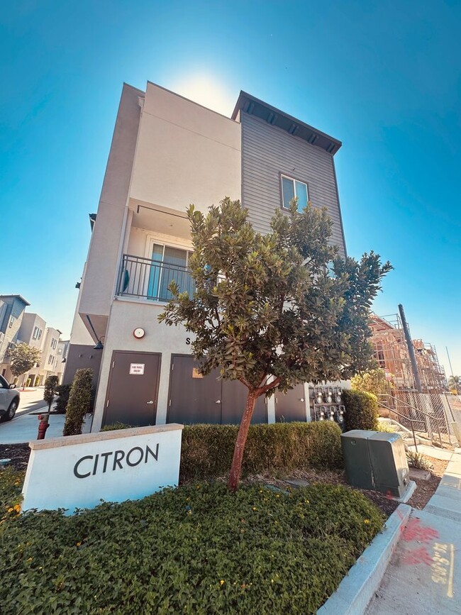 Building Photo - 2548 S Escondido Blvd
