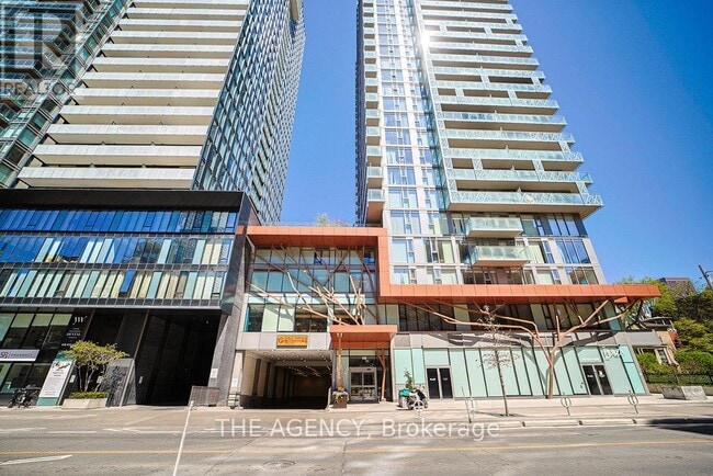 Photo du bâtiment - 50 Wellesley St E