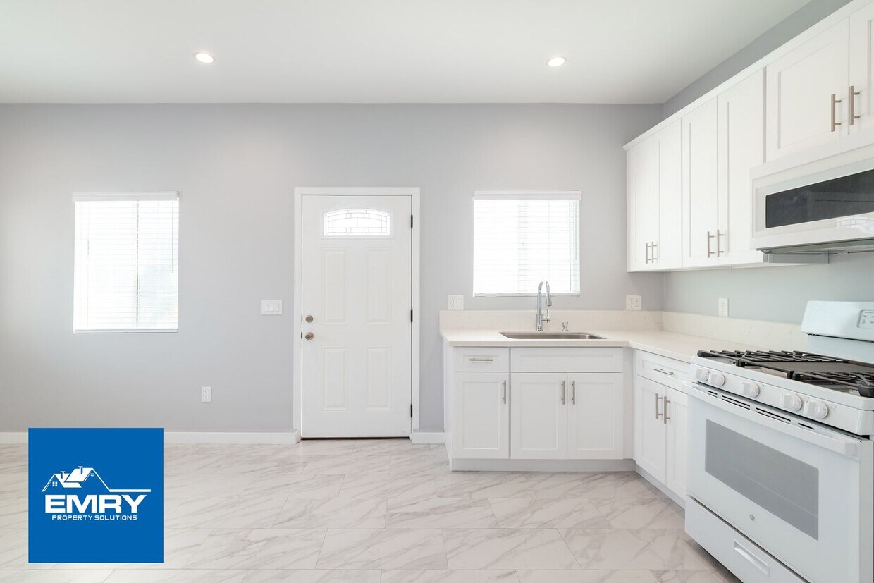 Primary Photo - 1 Bed 1 Bath for Rent in Granada Hills