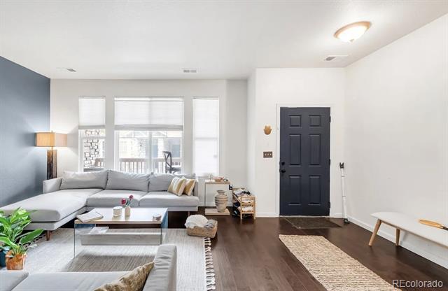 Building Photo - 571 S Mobile Pl