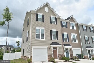Building Photo - 8714 Upton Ln