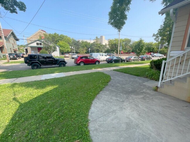 Building Photo - 1511 Madison St