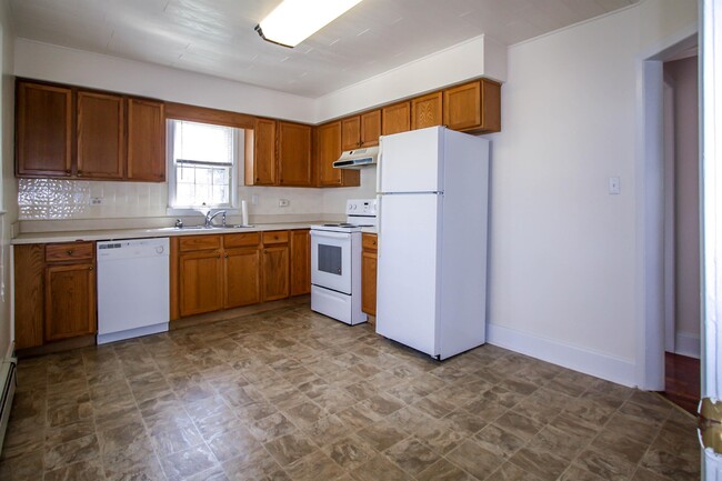 Building Photo - 915 W Martin St