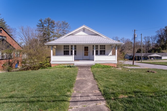 Foto del edificio - 445 S Broad St