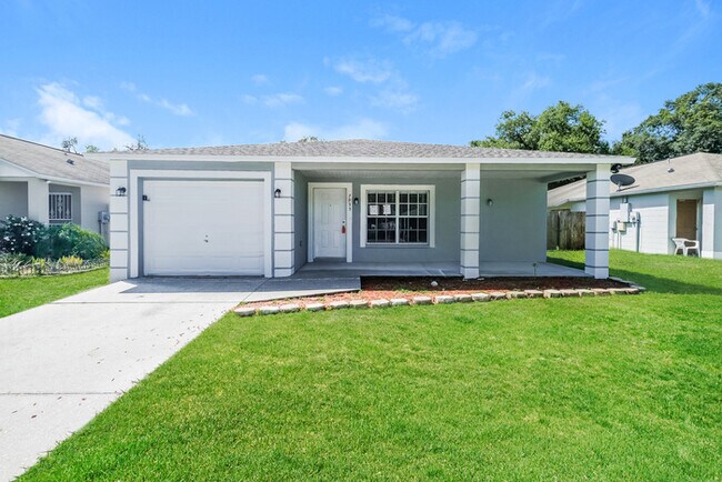 Building Photo - Available Now! NEWLY RENOVATED!