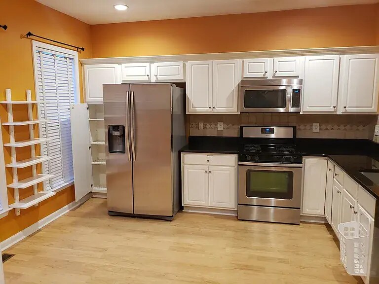 Foto del edificio - 3396 Lathenview Ct