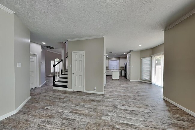Building Photo - 4922 Pine Prairie Ln