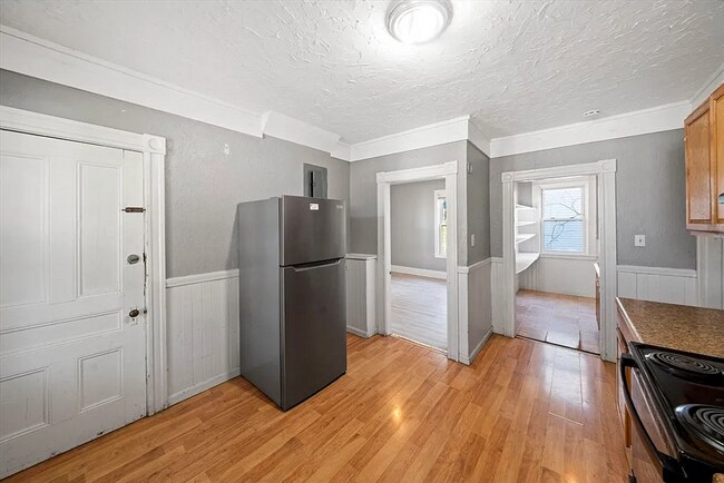 Building Photo - 62 May St