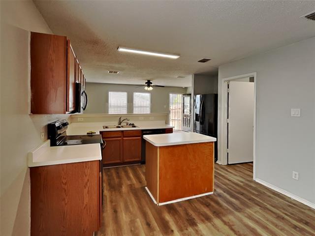 Foto del edificio - 7536 Marietta Ln