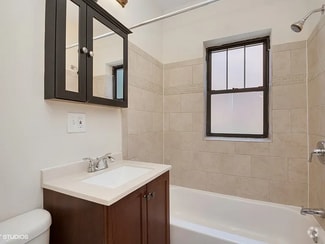 Building Photo - 622 W Cornelia