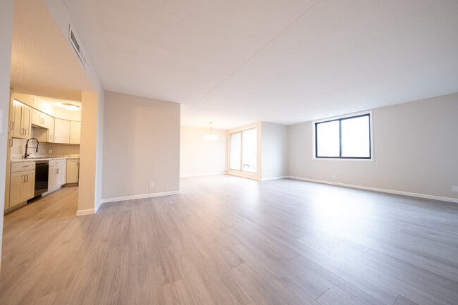 Foto del edificio - 7200 York Ave S