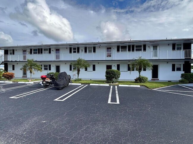 Foto del edificio - 1112 Lake Terrace