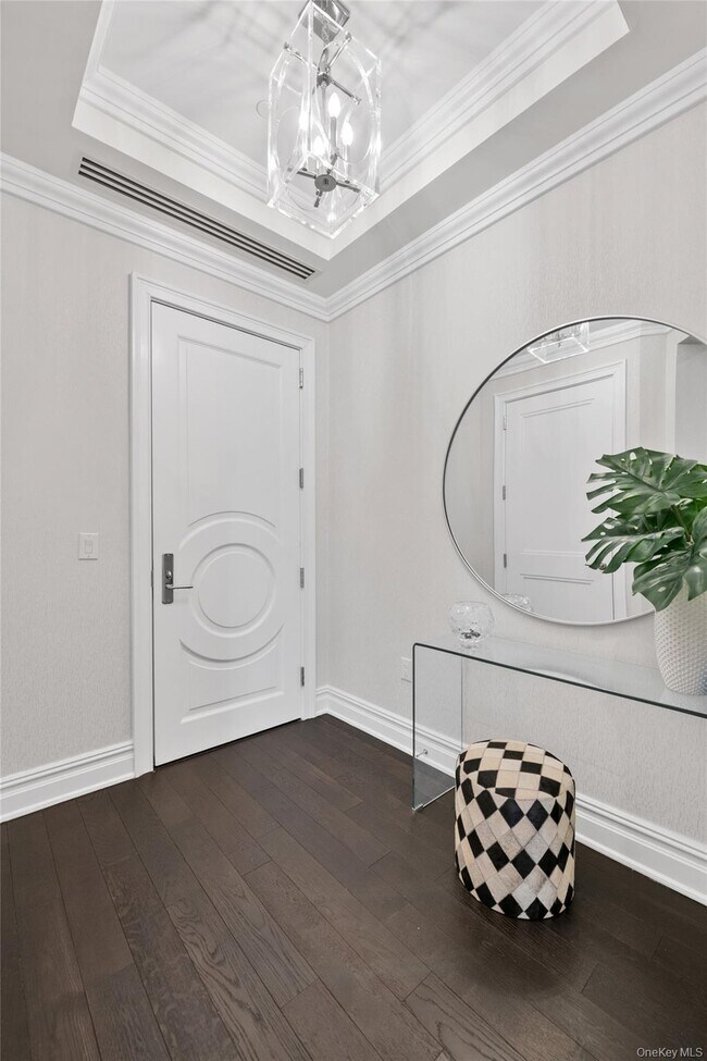 Foto del edificio - 5000 Royal Ct