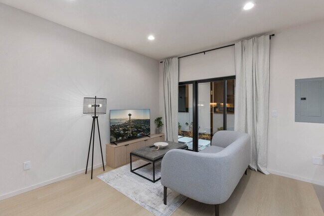 Foto del edificio - 8733 13th Ave NW