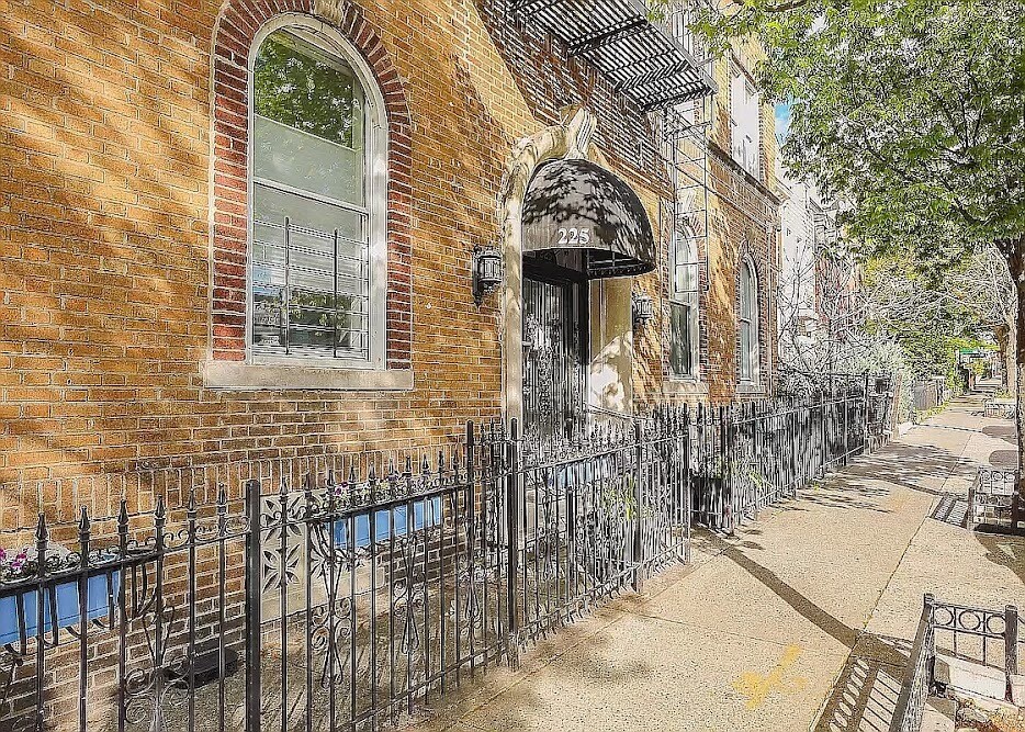 Building Photo - 225 13th St