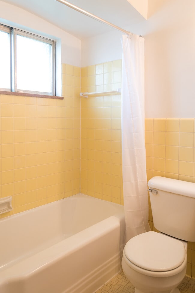 Building Photo - 4304 13 Mile Rd