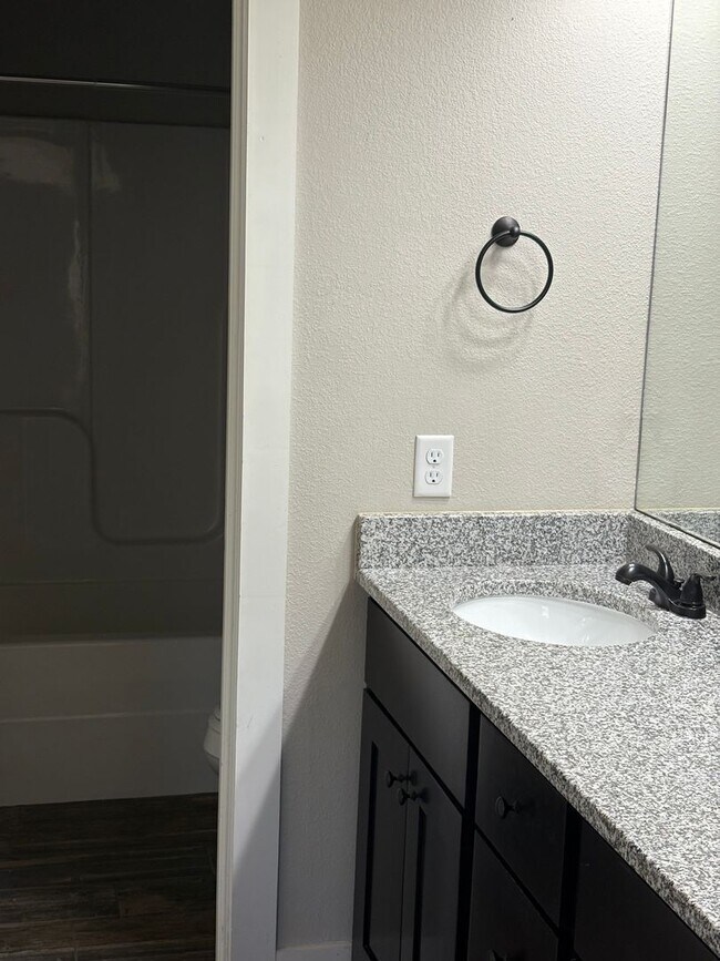 Building Photo - BEAUTIFUL HOME IN GREAT LOCATION!