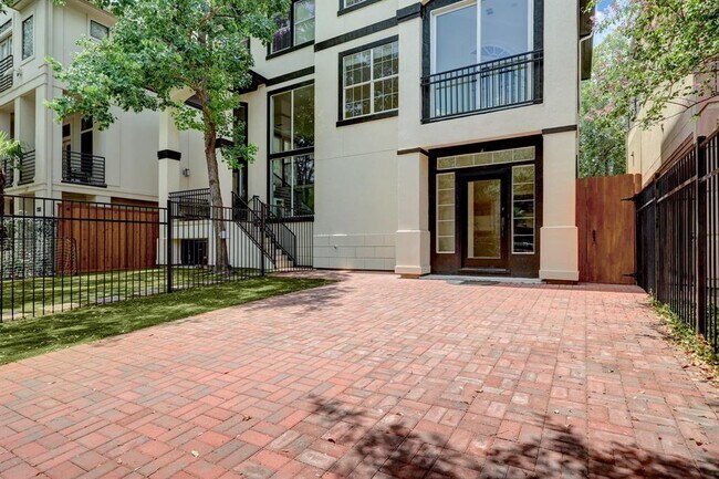 Building Photo - 6309 Pickens St