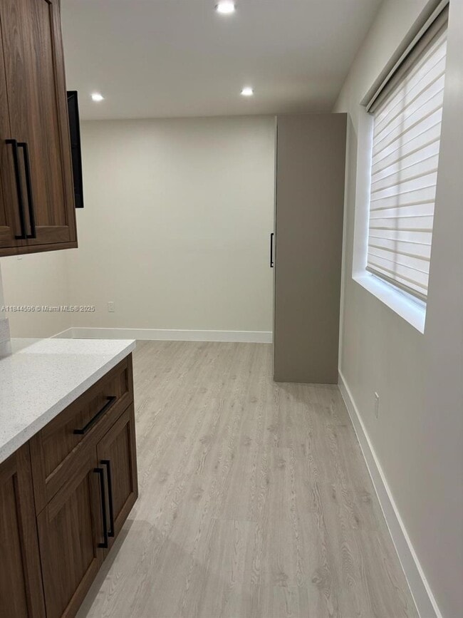 Foto del edificio - 13975 SW 9th St