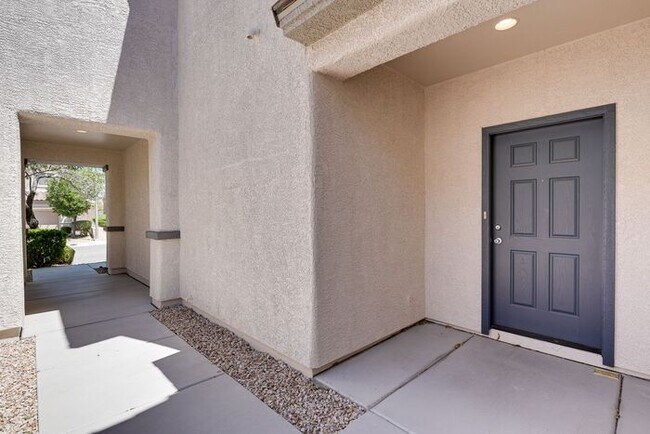Foto del edificio - SPACIOUS 3 BEDROOM HOME IN 89044