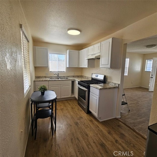 Foto del edificio - 10830 Bellegrave Ave