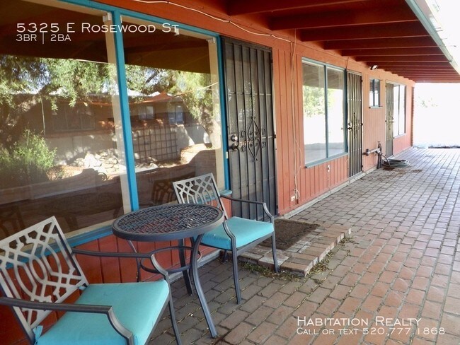 Foto del edificio - 5325 E Rosewood St