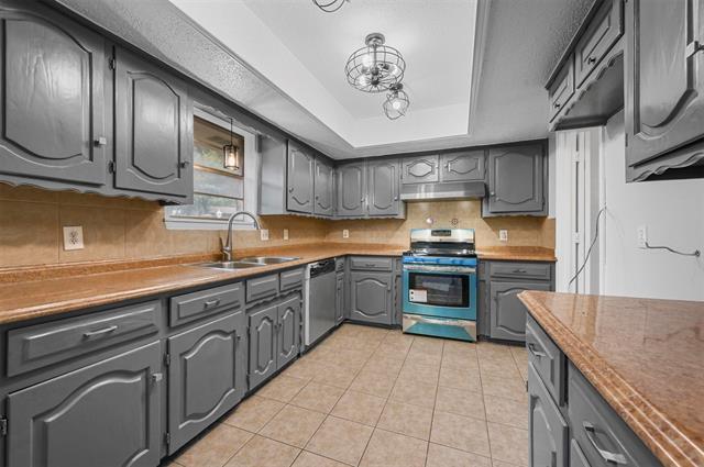 Foto del edificio - 1005 Pine Tree Ln