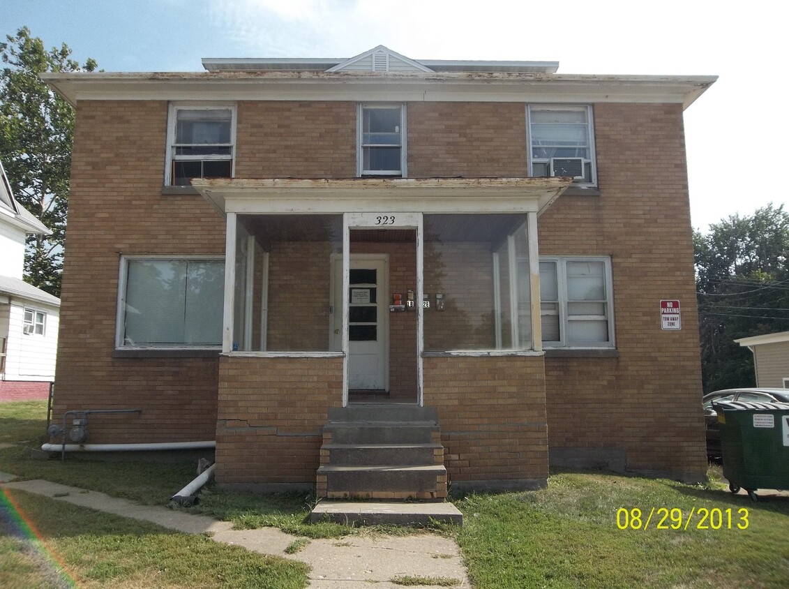 Primary Photo - 323 W Adams Rd