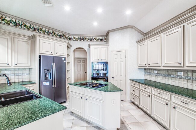 Foto del edificio - 13661 Lakeside Pl Dr