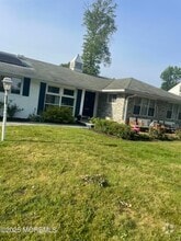 Building Photo - 506 Roseld Ave