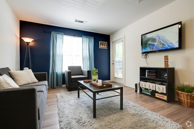 3BR, 3BA - 1,049SF - Living Room - On20 Apartments (new)