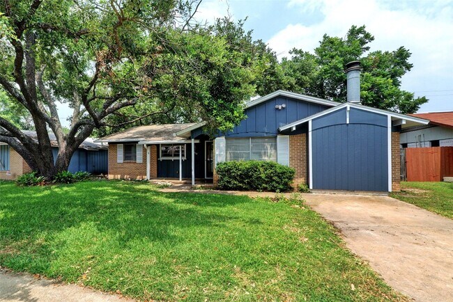Foto del edificio - 8310 Stillwood Ln