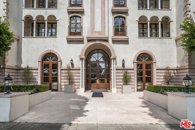 Foto del edificio - 9249 Burton Way