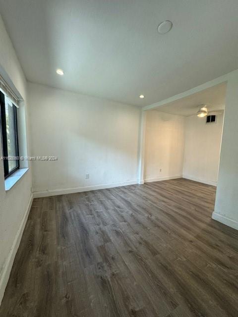 Foto del edificio - 560 NE 69th St