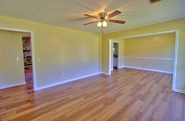 Building Photo - 205 Tempest Ln
