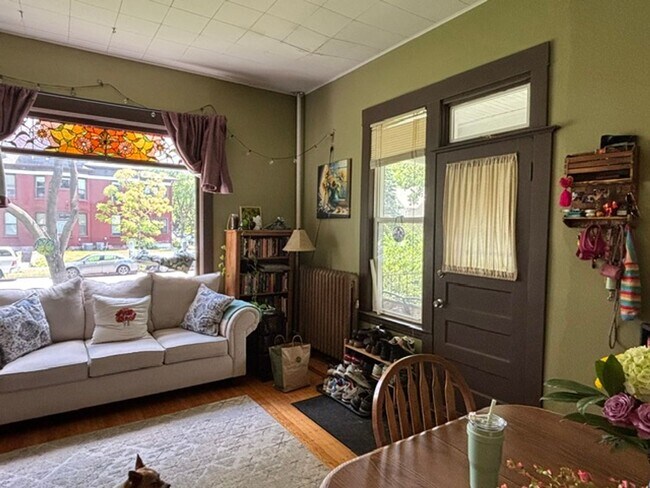 Foto del edificio - 427 6th St SE
