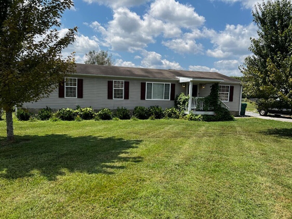 Primary Photo - Maryville 37801 - 3 bedroom, 2 bath mobile...