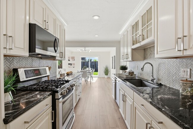 Foto del edificio - 4498 Ladner St