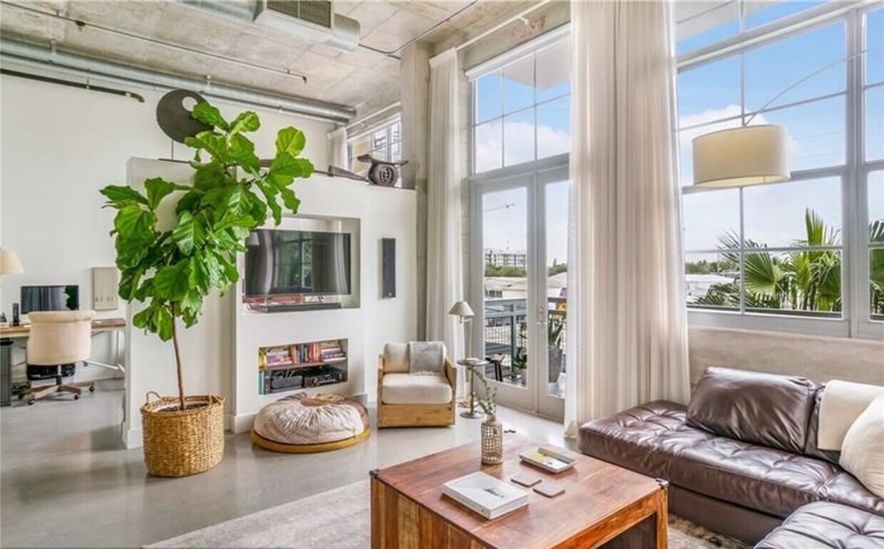 Foto principal - 444 NW 1st Ave