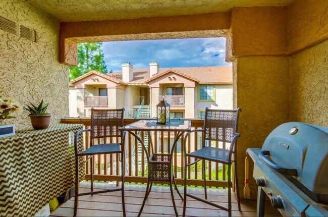 Foto del edificio - 12071 Alta Carmel Ct