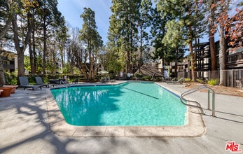 Building Photo - 8650 Gulana Ave
