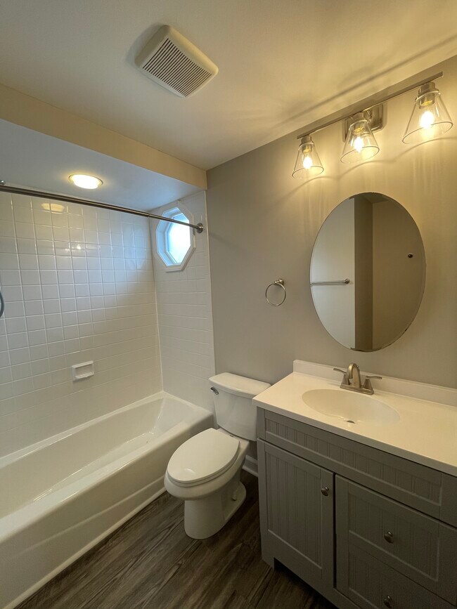 Bathroom #1 - 6229 Versailles Rd