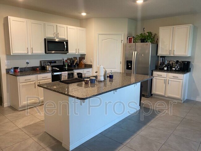 Building Photo - 3202 Logan Berry Dr